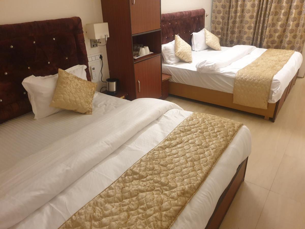 The Neeraj Palace Rishīkesh Exteriör bild