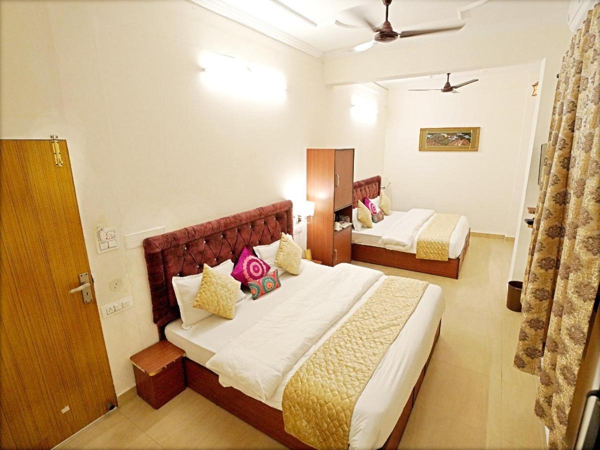 The Neeraj Palace Rishīkesh Exteriör bild