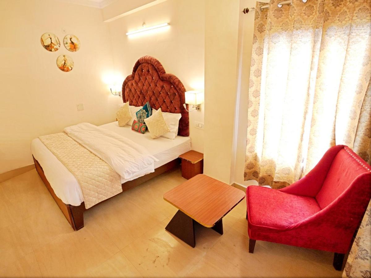 The Neeraj Palace Rishīkesh Exteriör bild