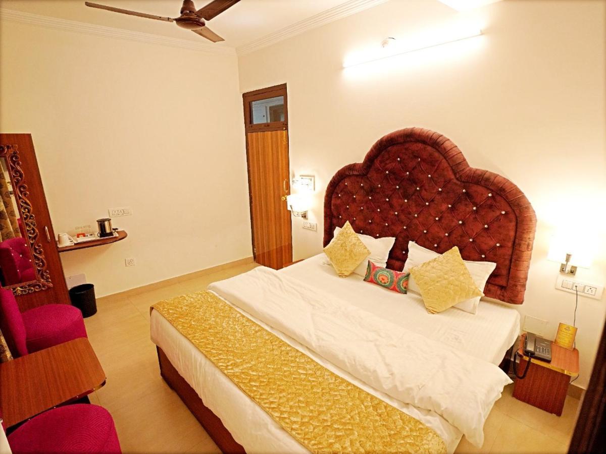 The Neeraj Palace Rishīkesh Exteriör bild